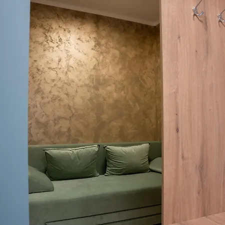 Xtn House Airport شقة *