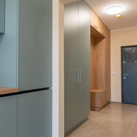 Xtn House Airport كلوج-نابوكا