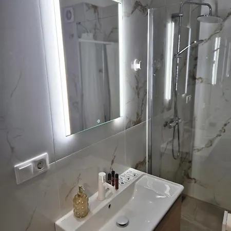 Xtn House Airport With Parking Apartment Cluj-Napoca